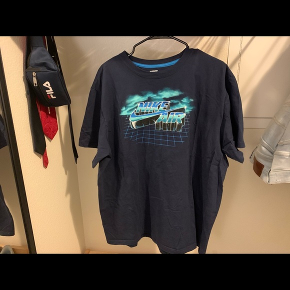NIKE AIR TEE GOOD CONDITION - Picture 1 of 4